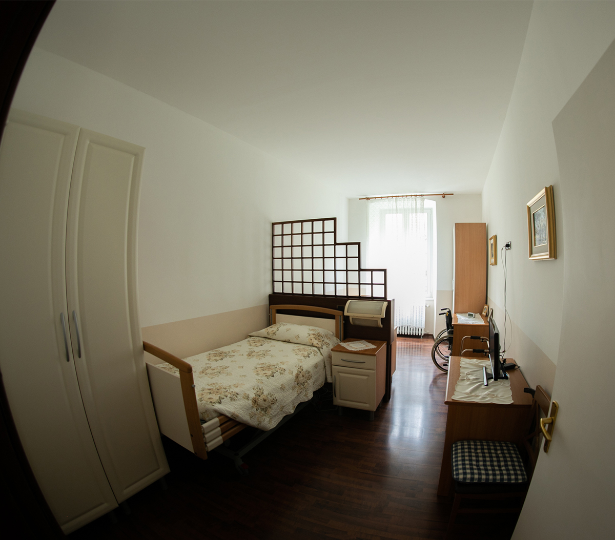 Camera singola con arredi — Residenza Elite